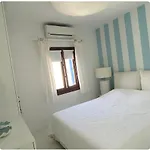 Lägenhet White Luxury With Shared Pool Downtown