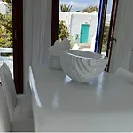 Lägenhet White Luxury With Shared Pool Downtown *