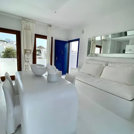 White Luxury With Shared Pool Downtown Mykonos Town