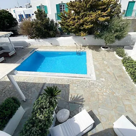 Apartman White Luxury With Shared Pool Downtown