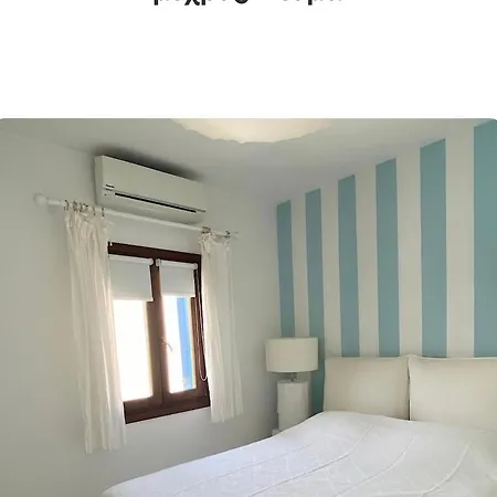 White Luxury With Shared Pool Downtown Appartement *