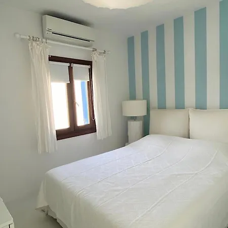 Appartement White Luxury With Shared Pool Downtown *