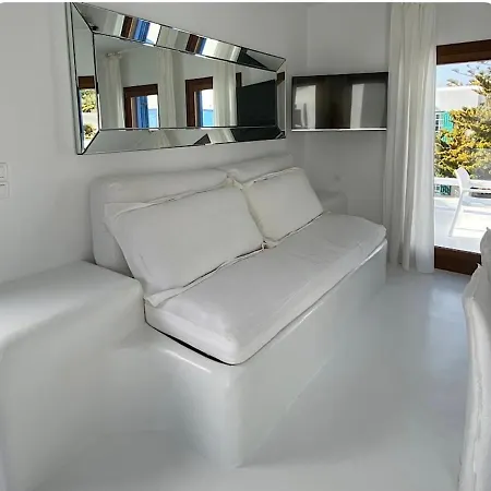 Apartman White Luxury With Shared Pool Downtown