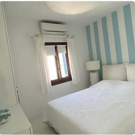 Appartement White Luxury With Shared Pool Downtown